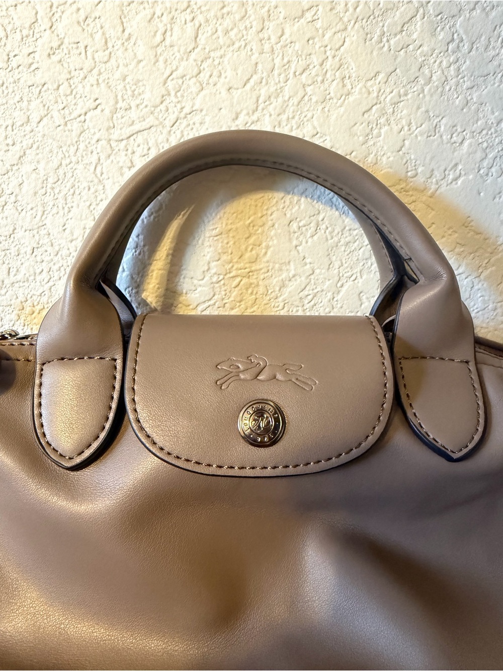Longchamp LE PLIAGE XTRA XS HANDBAG
Turtledove - Leather Like New - Picture 8 of 12